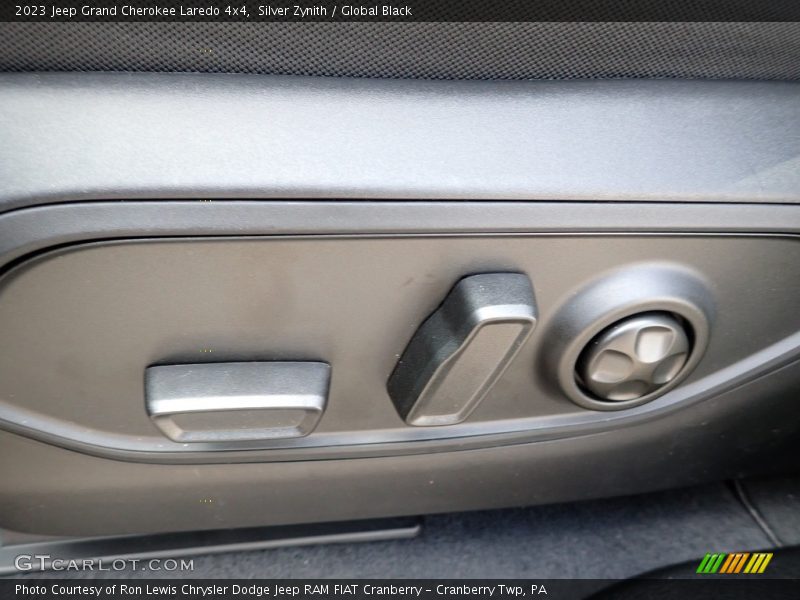 Silver Zynith / Global Black 2023 Jeep Grand Cherokee Laredo 4x4
