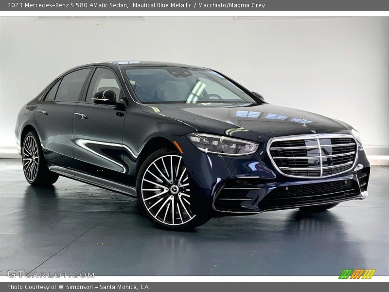 Front 3/4 View of 2023 S 580 4Matic Sedan
