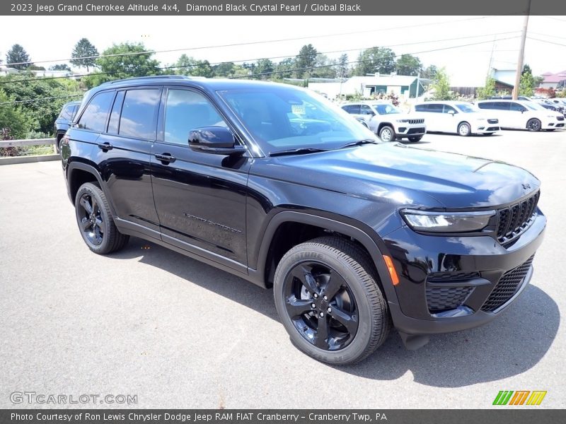 Diamond Black Crystal Pearl / Global Black 2023 Jeep Grand Cherokee Altitude 4x4