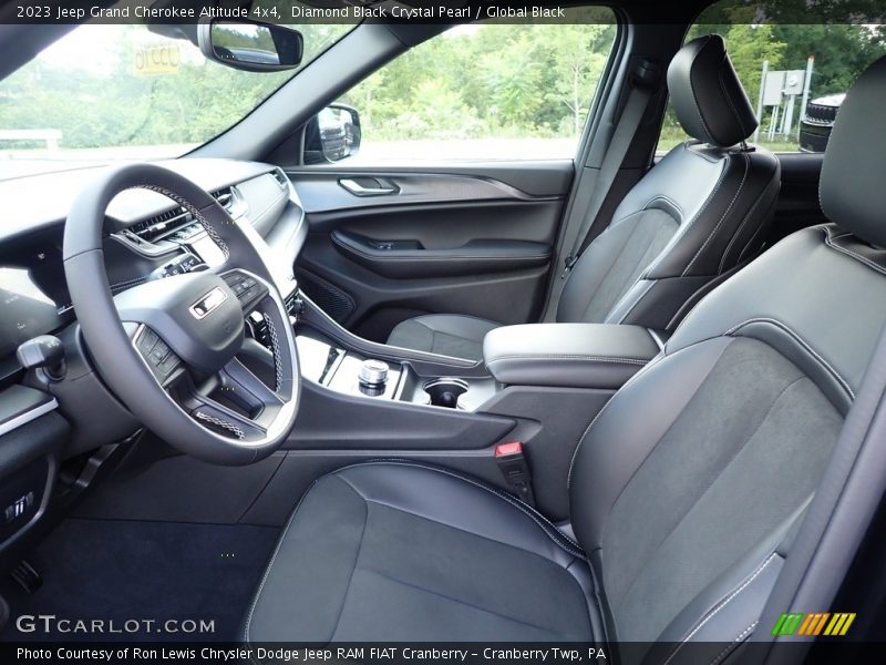 Diamond Black Crystal Pearl / Global Black 2023 Jeep Grand Cherokee Altitude 4x4