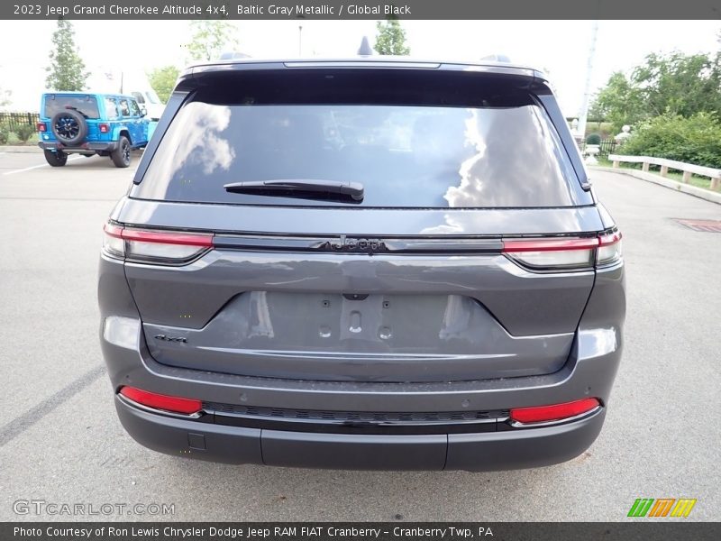 Baltic Gray Metallic / Global Black 2023 Jeep Grand Cherokee Altitude 4x4