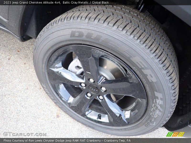 Baltic Gray Metallic / Global Black 2023 Jeep Grand Cherokee Altitude 4x4