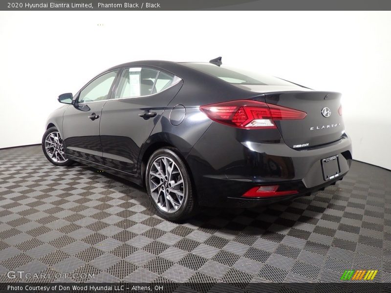 Phantom Black / Black 2020 Hyundai Elantra Limited