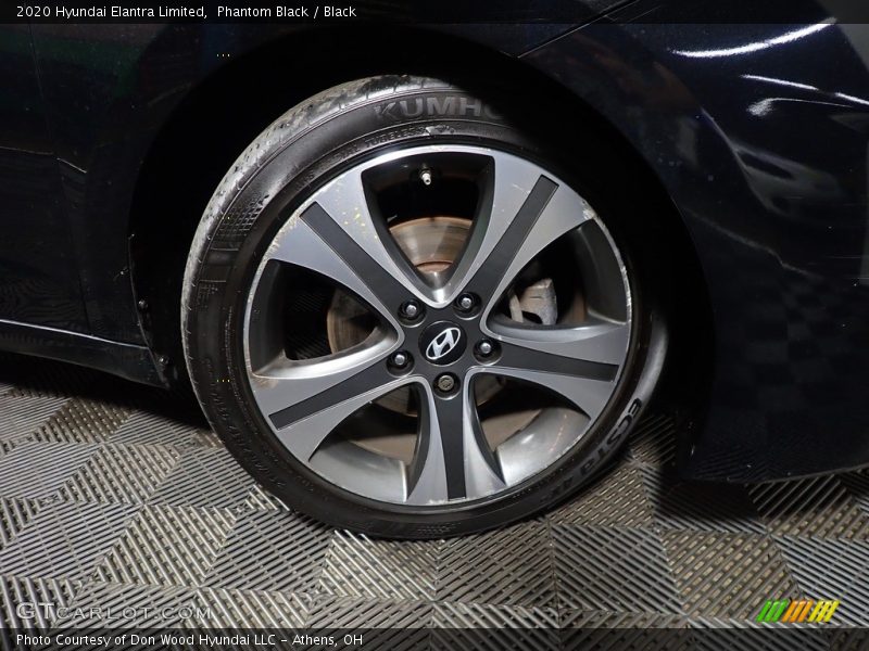 Phantom Black / Black 2020 Hyundai Elantra Limited