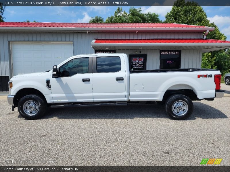 Oxford White / Earth Gray 2019 Ford F250 Super Duty XL Crew Cab 4x4