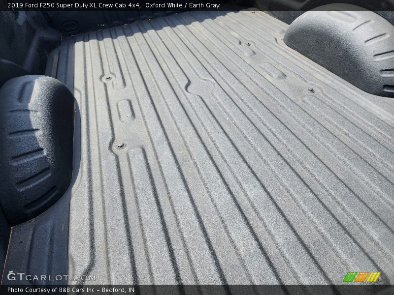 Oxford White / Earth Gray 2019 Ford F250 Super Duty XL Crew Cab 4x4