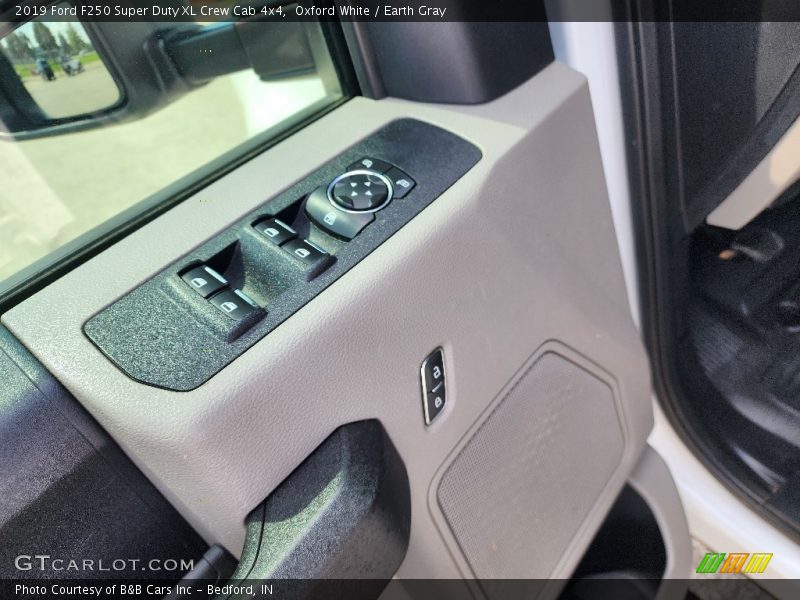 Oxford White / Earth Gray 2019 Ford F250 Super Duty XL Crew Cab 4x4
