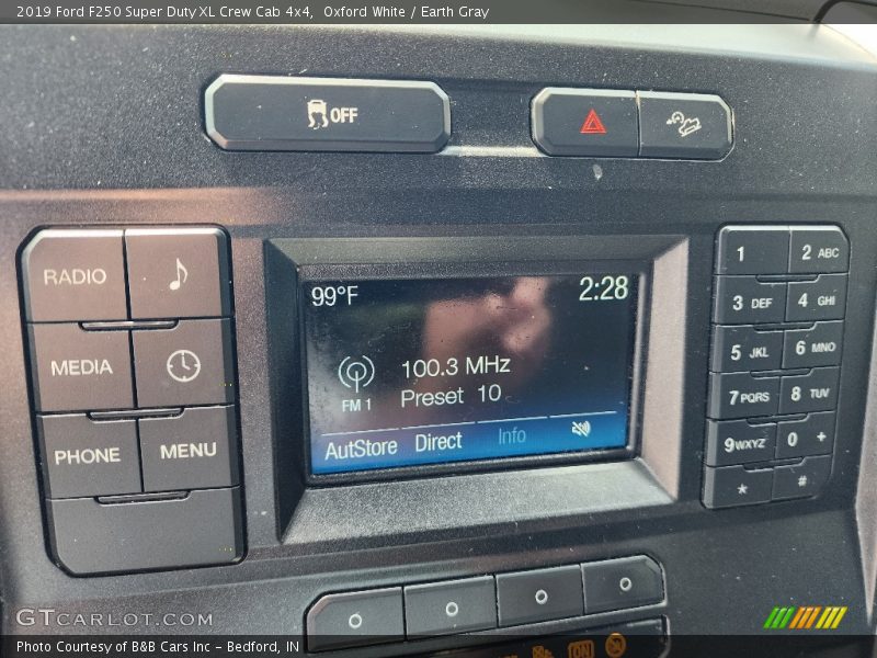 Oxford White / Earth Gray 2019 Ford F250 Super Duty XL Crew Cab 4x4