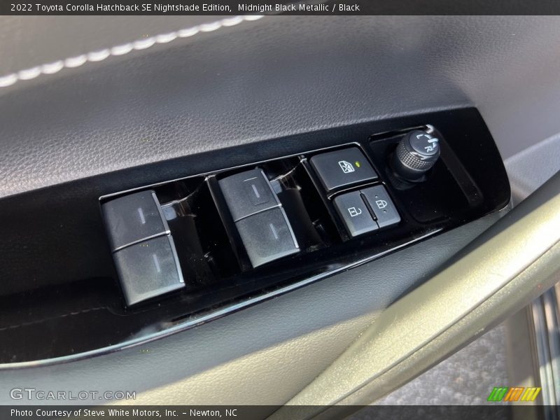 Midnight Black Metallic / Black 2022 Toyota Corolla Hatchback SE Nightshade Edition