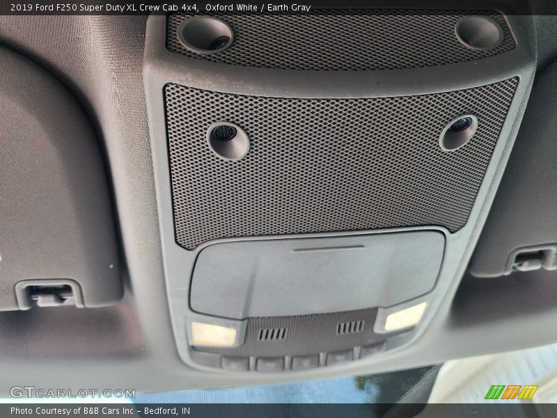 Oxford White / Earth Gray 2019 Ford F250 Super Duty XL Crew Cab 4x4