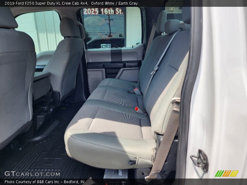 Oxford White / Earth Gray 2019 Ford F250 Super Duty XL Crew Cab 4x4