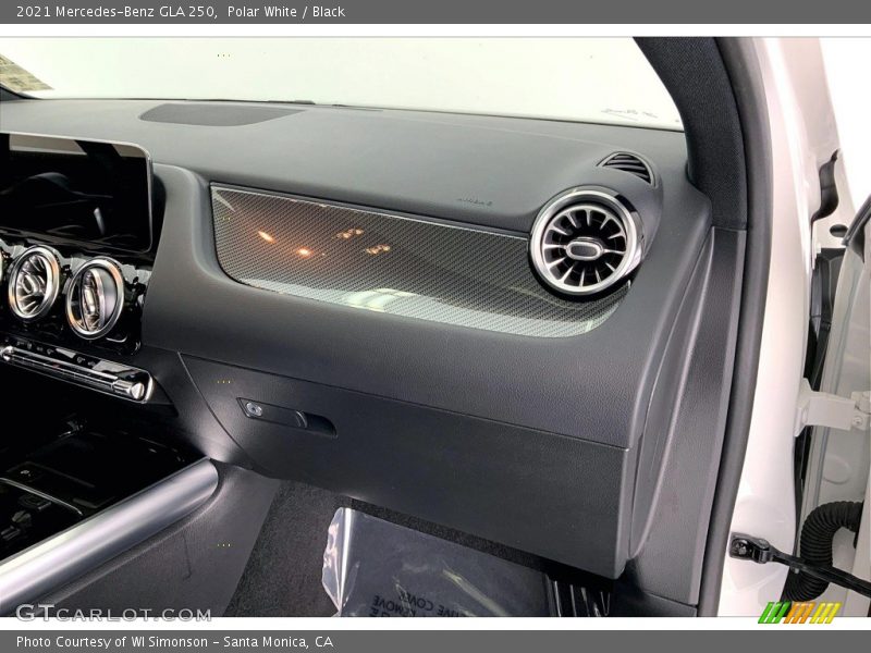 Polar White / Black 2021 Mercedes-Benz GLA 250