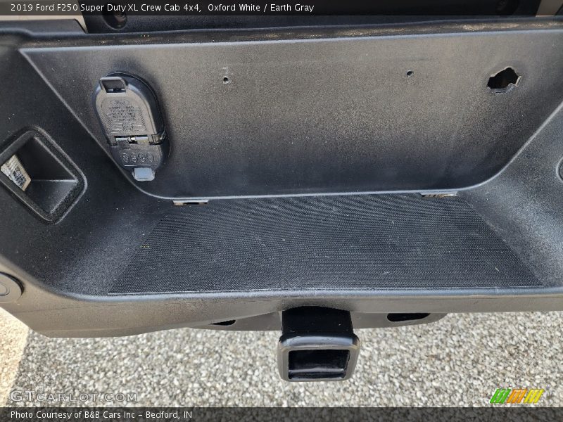 Oxford White / Earth Gray 2019 Ford F250 Super Duty XL Crew Cab 4x4