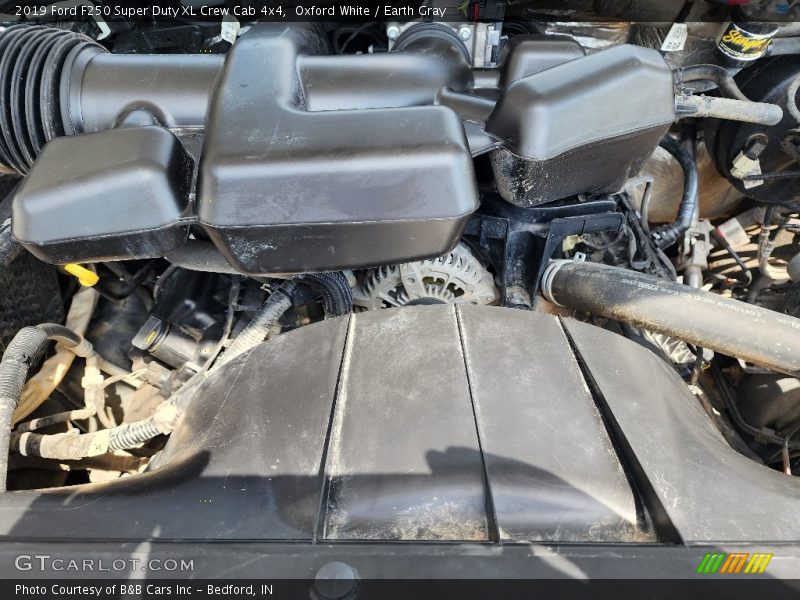 Oxford White / Earth Gray 2019 Ford F250 Super Duty XL Crew Cab 4x4