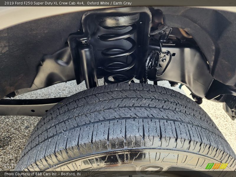 Oxford White / Earth Gray 2019 Ford F250 Super Duty XL Crew Cab 4x4