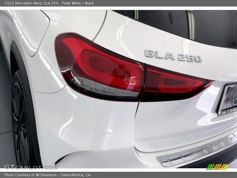 Polar White / Black 2021 Mercedes-Benz GLA 250