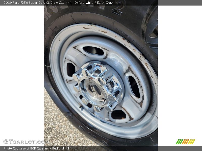 Oxford White / Earth Gray 2019 Ford F250 Super Duty XL Crew Cab 4x4