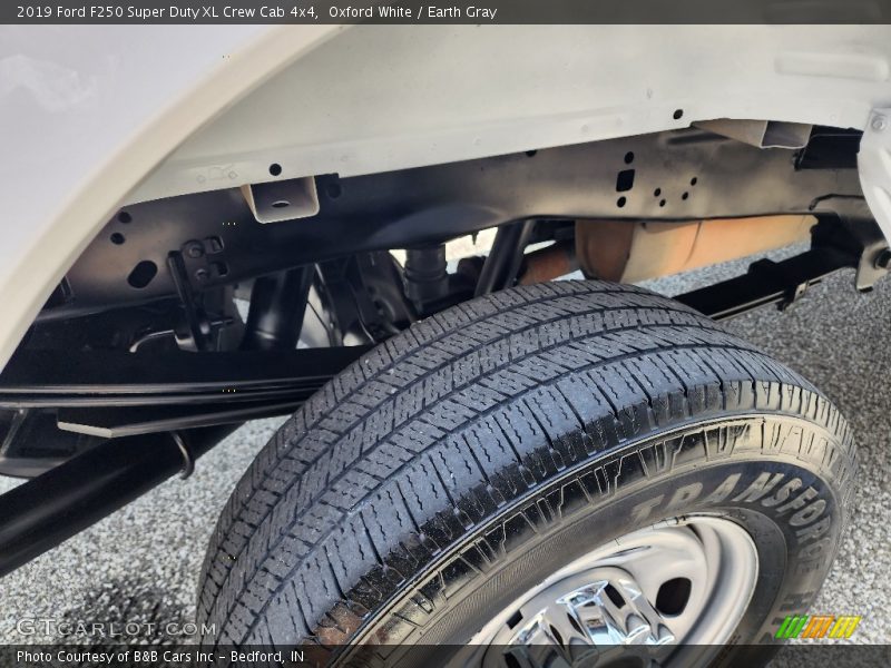 Oxford White / Earth Gray 2019 Ford F250 Super Duty XL Crew Cab 4x4
