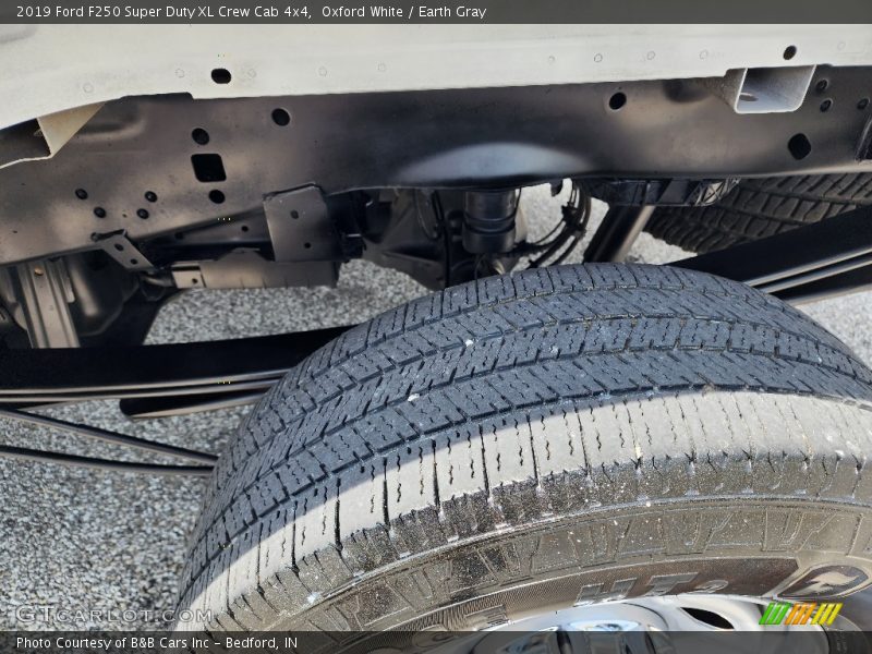 Oxford White / Earth Gray 2019 Ford F250 Super Duty XL Crew Cab 4x4