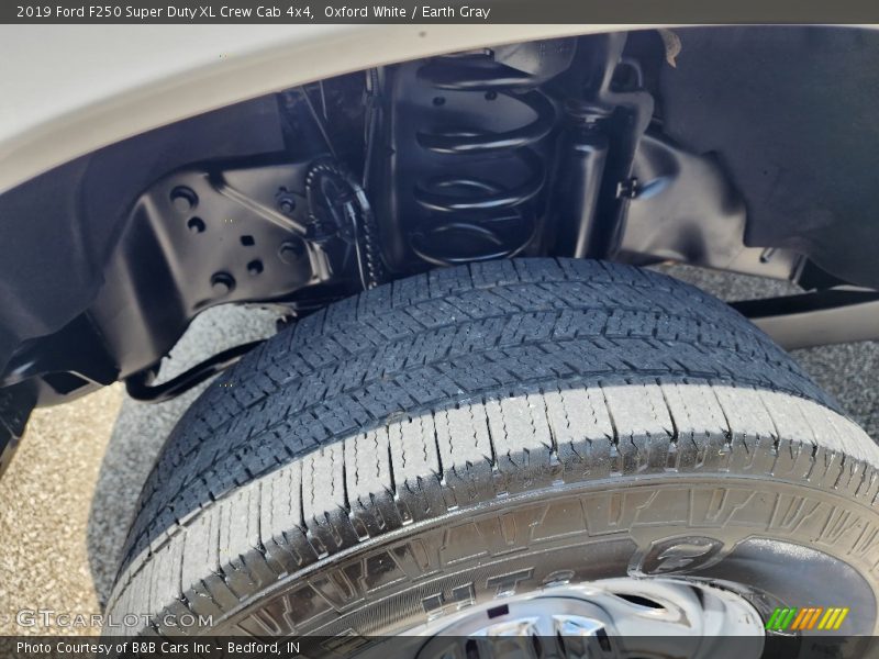 Oxford White / Earth Gray 2019 Ford F250 Super Duty XL Crew Cab 4x4