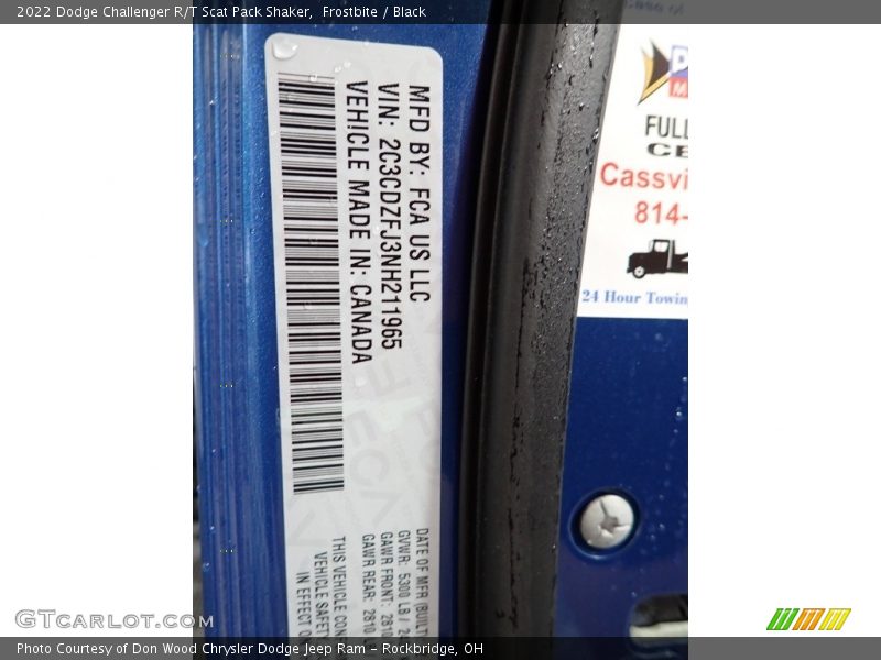 Frostbite / Black 2022 Dodge Challenger R/T Scat Pack Shaker