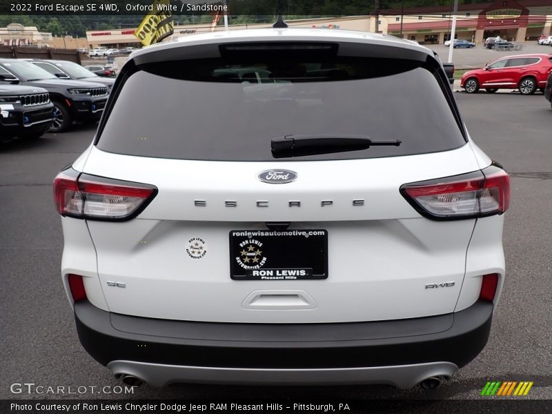 Oxford White / Sandstone 2022 Ford Escape SE 4WD
