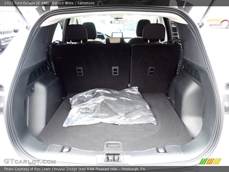 Oxford White / Sandstone 2022 Ford Escape SE 4WD