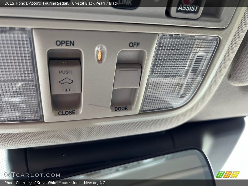 Controls of 2019 Accord Touring Sedan