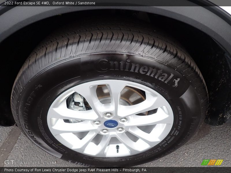 Oxford White / Sandstone 2022 Ford Escape SE 4WD