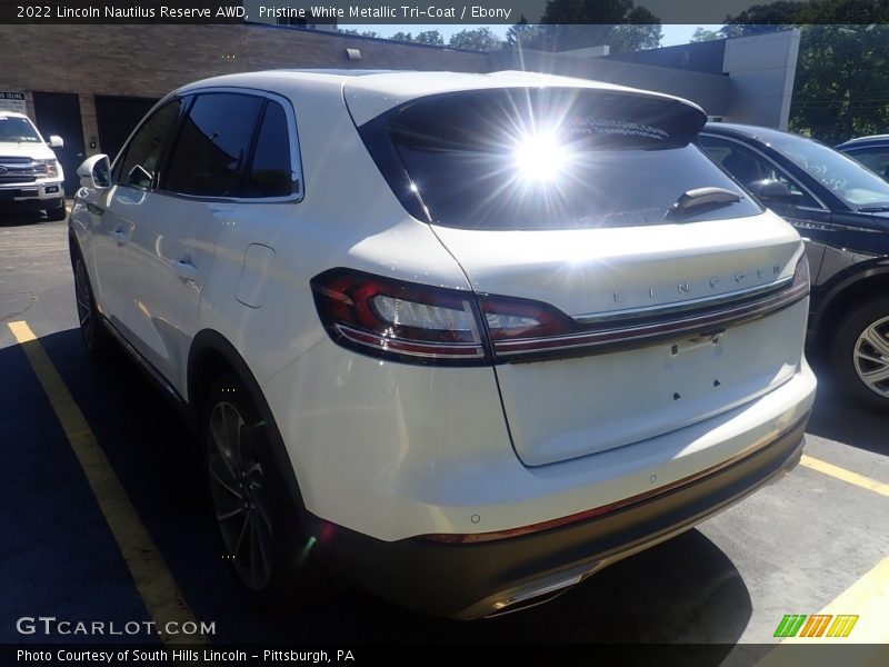 Pristine White Metallic Tri-Coat / Ebony 2022 Lincoln Nautilus Reserve AWD