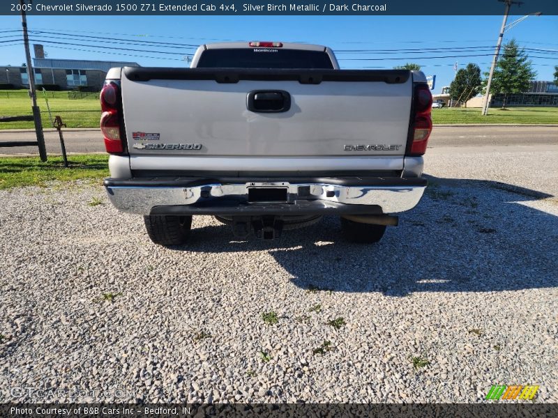 Silver Birch Metallic / Dark Charcoal 2005 Chevrolet Silverado 1500 Z71 Extended Cab 4x4