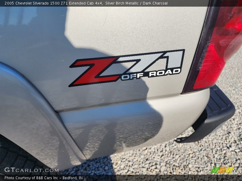Silver Birch Metallic / Dark Charcoal 2005 Chevrolet Silverado 1500 Z71 Extended Cab 4x4