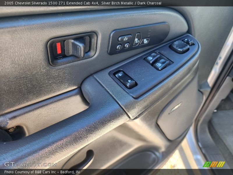 Silver Birch Metallic / Dark Charcoal 2005 Chevrolet Silverado 1500 Z71 Extended Cab 4x4