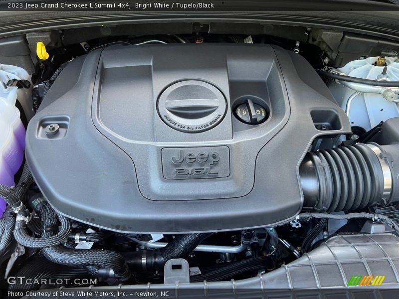 Bright White / Tupelo/Black 2023 Jeep Grand Cherokee L Summit 4x4