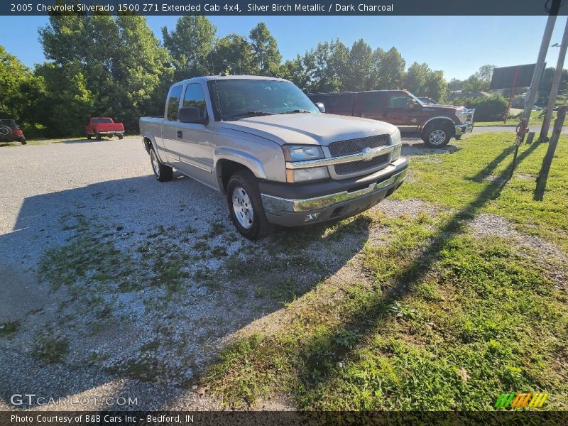Silver Birch Metallic / Dark Charcoal 2005 Chevrolet Silverado 1500 Z71 Extended Cab 4x4