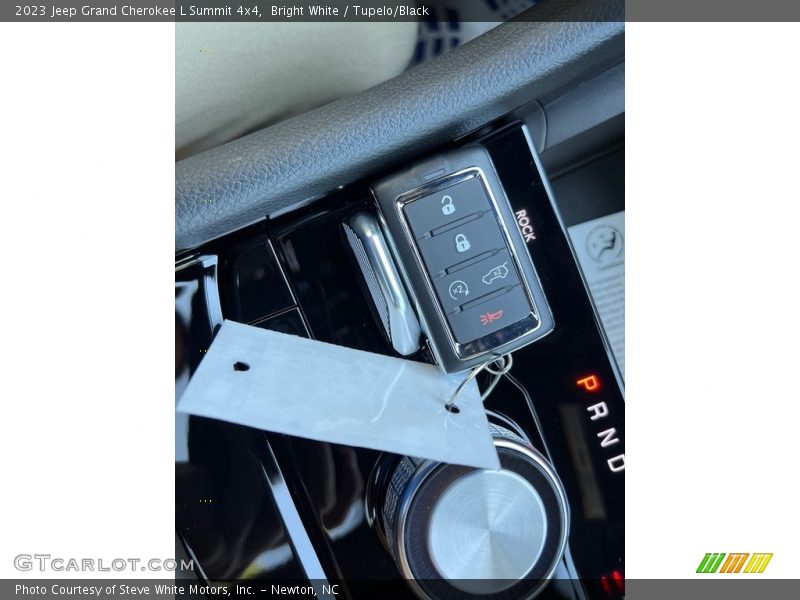 Bright White / Tupelo/Black 2023 Jeep Grand Cherokee L Summit 4x4