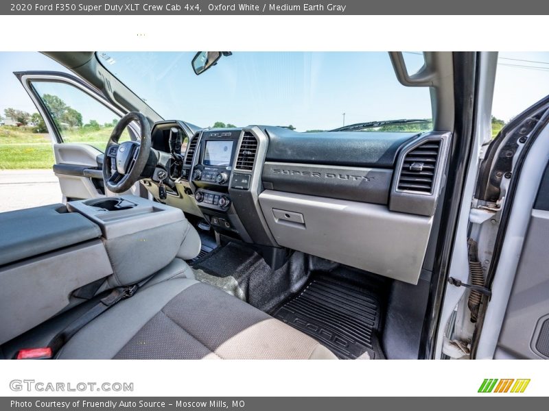 Oxford White / Medium Earth Gray 2020 Ford F350 Super Duty XLT Crew Cab 4x4
