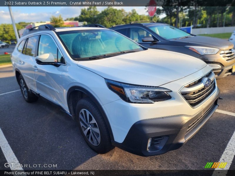 Crystal White Pearl / Slate Black 2022 Subaru Outback 2.5i Premium
