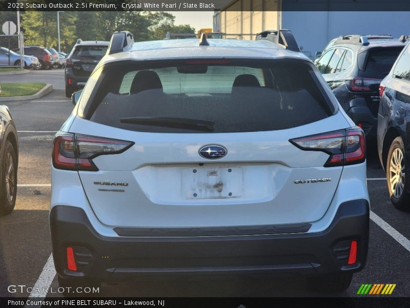 Crystal White Pearl / Slate Black 2022 Subaru Outback 2.5i Premium