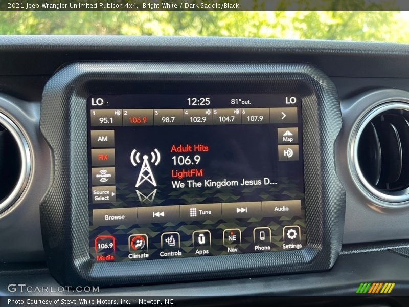 Controls of 2021 Wrangler Unlimited Rubicon 4x4