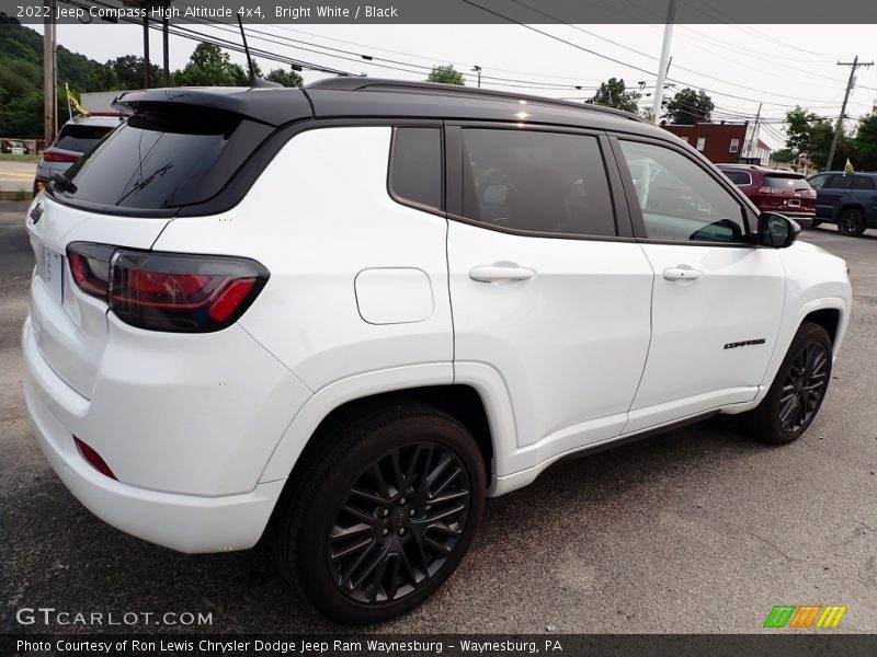 Bright White / Black 2022 Jeep Compass High Altitude 4x4