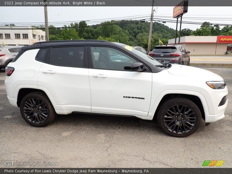 Bright White / Black 2022 Jeep Compass High Altitude 4x4
