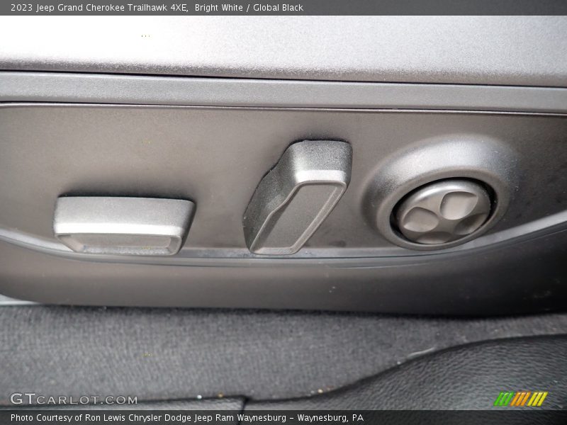 Bright White / Global Black 2023 Jeep Grand Cherokee Trailhawk 4XE