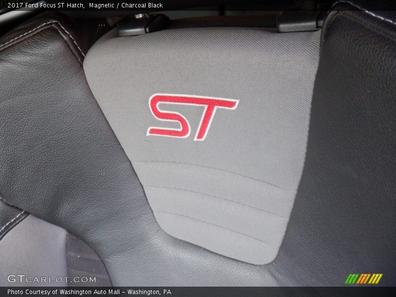  2017 Focus ST Hatch Logo