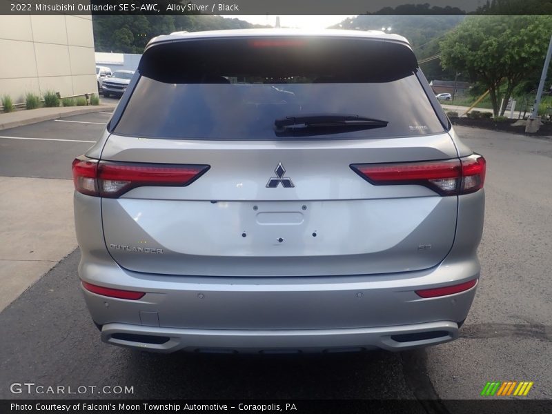 Alloy Silver / Black 2022 Mitsubishi Outlander SE S-AWC