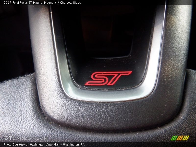  2017 Focus ST Hatch Logo