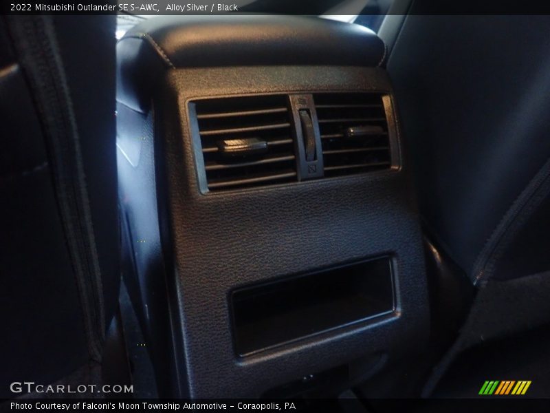 Alloy Silver / Black 2022 Mitsubishi Outlander SE S-AWC