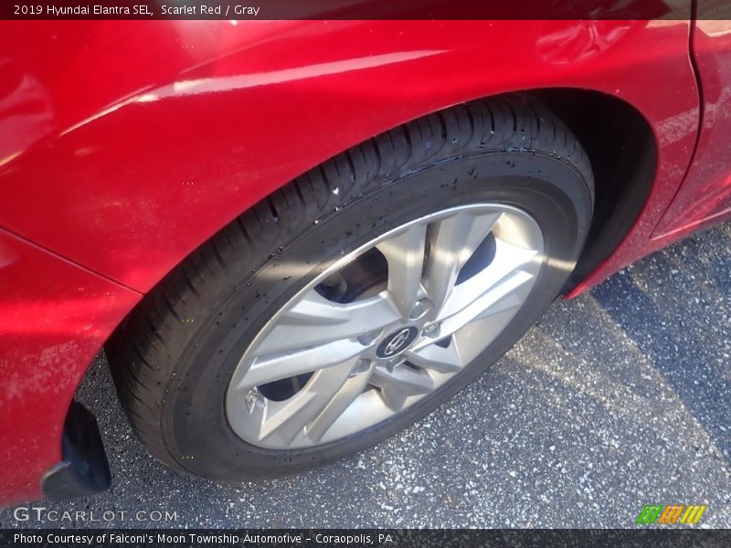 Scarlet Red / Gray 2019 Hyundai Elantra SEL