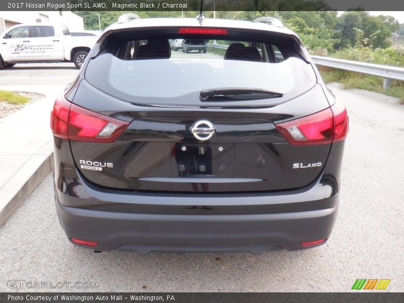 Magnetic Black / Charcoal 2017 Nissan Rogue Sport SL AWD