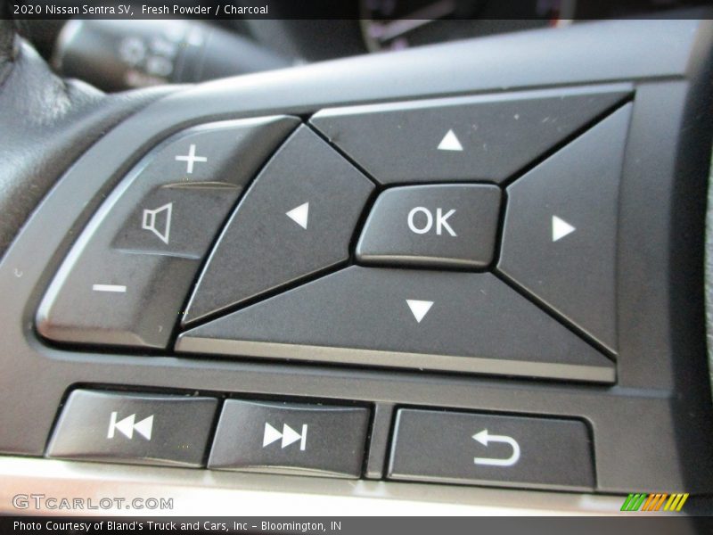 Fresh Powder / Charcoal 2020 Nissan Sentra SV